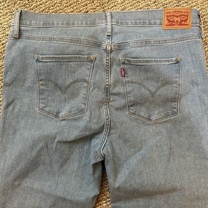 High Rise Super Skinny Levi Jeans